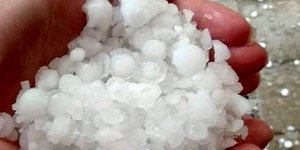 Σφοδρή χαλαζόπτωση στα Τρίκαλα (Φωτογραφία: trikalaola)