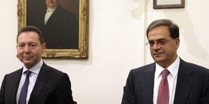 Αντιπροσωπεία του ΠΑΣΟΚ θα συναντηθεί με Στουρνάρα και Χαρδούβελη -«Κόκκινα» δάν