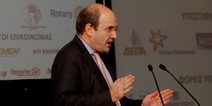Χατζηδάκης: Ξεπεράσαμε κατά πολύ τον στόχο απορρόφησης των κονδυλίων του ΕΣΠΑ