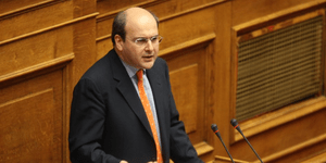 Χατζηδάκης σε ΣΥΡΙΖΑ για τα εισιτήρια: «Είστε βουλευτές και στηρίζετε την παρανο