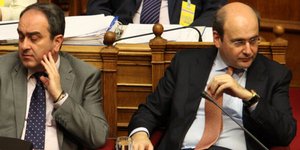 Εκτακτη σύσκεψη βουλευτών ΝΔ -ΠΑΣΟΚ με Χατζηδάκη: Πιέζουν τον υπουργό να αποσύρ