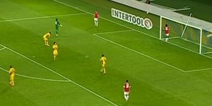 Επική χαμένη ευκαιρία μέσου σε κενό τέρμα [βίντεο]