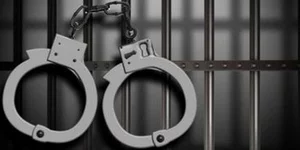 Χειροπέδες στον διοικητή Ασφαλείας Αιγάλεω για εκβιασμό καταστηματαρχών
