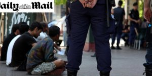 Daily Mail: Η Ελλάδα απαλλάσσεται από τους παράνομους μετανάστες