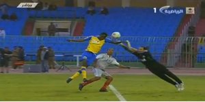 Παίκτης στην Σαουδική Αραβία μιμείται το «χέρι του Θεού» [βίντεο]