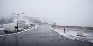 Απαραίτητες οι αλυσίδες και στην Πάρνηθα/ Φωτογραφία: EUROKINISSI- ΓΙΩΡΓΟΣ ΚΟΝΤΑΡΙΝΗΣ