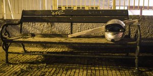 Χούλιγκανς μετέτρεψαν σε πεδίο μάχης το Μετς / ΦΩΤΟΓΡΑΦΙΑ: ΤΑΤΙΑΝΑ ΜΠΟΛΑΡΗ / EUROKINISSI