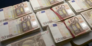 Διευθύντρια υποκαταστήματος τράπεζας
