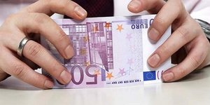 Tα χαρτονομίσματα των 500 ευρώ κάνουν θραύση!