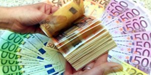 Αγώνας δρόμου για το Δημόσιο - Πρέπει να καταβάλει 55