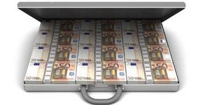 Συνελήφθη σύζυγος Κύπριου επιχειρηματία–Ετοιμαζόταν να φύγει με 4 εκατ. στις βαλ