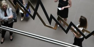 Χρηματιστήριο/ Φωτογραφία intime