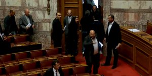 «Σφίγγουν τα λουριά» στη Βουλή μετά τις προφυλακίσεις: Νέοι κανόνες ασφαλείας κα