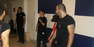 Η Χρυσή Αυγή πληρώνει συνδρομές σε γυμναστήρια και στρατολογεί νέους
