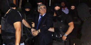 Σε διπλό ταμπλό η Χρυσή Αυγή στις Ευρωεκλογές υπό τον φόβο απαγόρευσης: «Εθνική