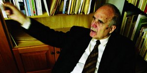 Ντίνος Χριστιανόπουλος «Τιμητική πλακέτα; Να μου λείπει το βύσσινο» (βίντεο)