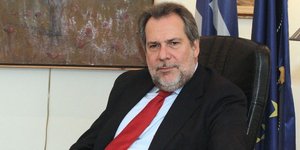 Ούτε 40 υπογραφές δε βρίσκει ο Παπουτσης - Θέλει 94 για να είναι υποψήφιος