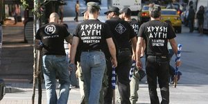 Προφυλακιστέος και ο γραμματέας της Χρυσής Αυγής στον Πειραιά για ένταξη σε εγκλ