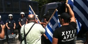 Χρυσή Αυγή για ΔΗΜΑΡ: «Τα ορφανά του Τσαουσέσκου έπαθαν κακιά λύσσα»
