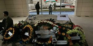 Ξεκίνησε η εκταφή του Αραφάτ - Θα ερευνήσουν τα σενάρια δολοφονίας
