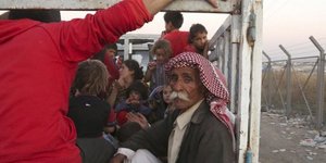 Φρίκη στο Ιράκ: Τζιχαντιστές σκότωσαν 500 Γεζίντι και έθαψαν ζωντανά γυναικόπαιδ