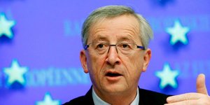 Γιούνκερ: Και τα κράτη πιστωτές να δεχθούν το κούρεμα χρέους