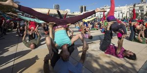 (ΑΠΕ/ EPA/ JIM HOLLANDER)