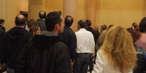 Οι μισθοί των υπαλλήλων της Βουλής θα εξομοιωθούν με αυτούς των δημοσίων υπαλλήλ