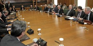 Δεν τίθεται θέμα τοπoθέτησης υπηρεσιακών υπουργών μέχρι τις εκλογές