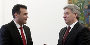 Ο Ζόραν Ζάεφ και ο Γκιόργκι Ιβάνοφ -Φωτογραφία αρχείου: AP Photo/Boris Grdanoski