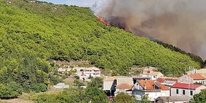 Μάχη με τις φλόγες στη Ζάκυνθο (Φωτογραφία: imerazante)