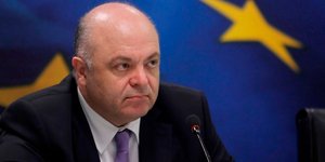 Τελεσίγραφο κυβέρνησης στους φαρμακοποιούς: «Δώστε φάρμακα για να πληρωθείτε»