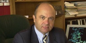 Στα χέρια του Γιώργου Ζανιά η καυτή πατάτα της οικονομίας