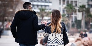 Περπατούν μαζί θα κάνουν και δήλωση μαζί; /Φωτογραφία: Intime News