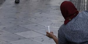 Η ζητιάνα - τοκογλύφος με τις καταθέσεις εκατομμυρίων και τα 16 ακίνητα