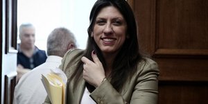 Επίθεση Ζωής κατά Γιούνκερ: Αξιώνει την υποταγή του ελληνικού λαού