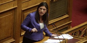 Σφοδρή σύγκρουση στη Βουλή στη «σκιά» Βενιζέλου: Πρωτοφανείς εκφράσεις από Κωνστ