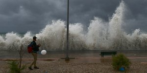 Στιγμυότυπο από την παραλία του Φλοίσβου/ Φωτογραφία: INTIME NEWS- ΠΑΝΑΓΙΩΤΟΠΟΥΛΟΣ ΝΙΚΟΣ