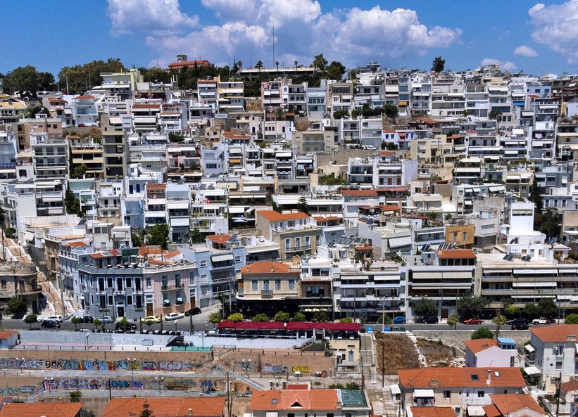 Τι αλλάζει στα «κόκκινα» δάνεια: Πλαφόν στους τόκους, επανυπολογισμός οφειλών και νέοι κανόνες για τους πλειστηριασμούς