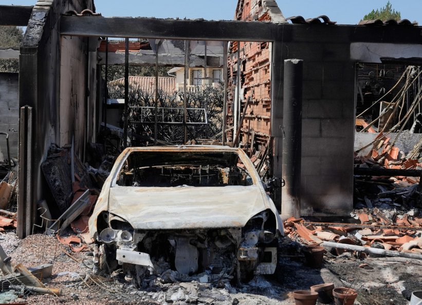 Μάχη με τον χρόνο δίνουν οι πυροσβέστες σε Γαλλία και Ισπανία -Φόβοι για το νέο κύμα καύσωνα που απειλεί να αναζωπυρώσει τις φωτιές
