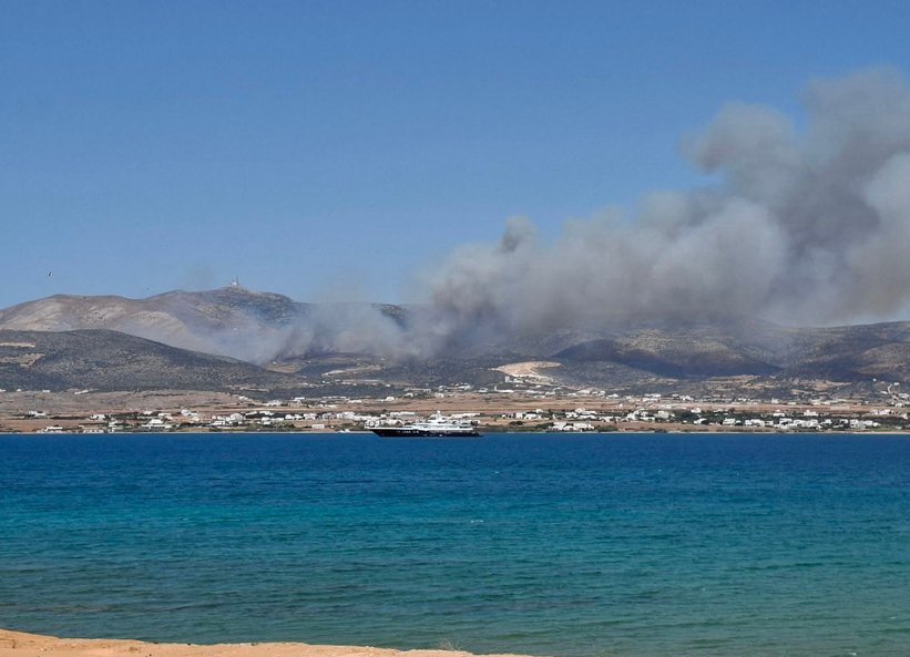 Φωτιά στην Πάρο -Εκκενώνονται τέσσερις περιοχές