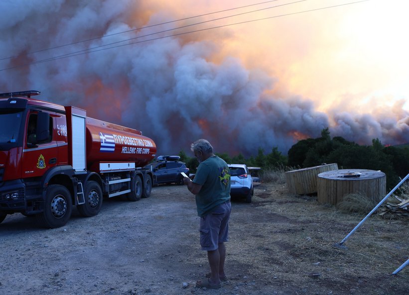 Νέο μεγάλο μέτωπο φωτιάς στην Πάστρα Κεφαλονιάς με μαζικές περιοχές -Συνεχίζει να καίει η φωτιά στη Ψάθα, επιχειρούν εναέρια