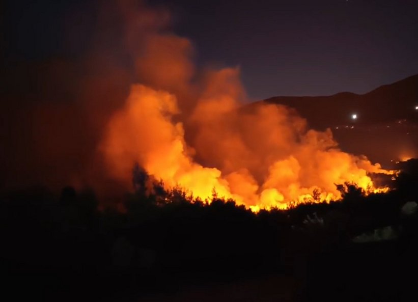 LIVE: Ολονύχτια μάχη με τις φλόγες στη Δυτική Αττική: Σε τρία μέτωπα επικεντρώνονται οι επιχειρήσεις -Βελτιωμένη η εικόνα στη Θάψα