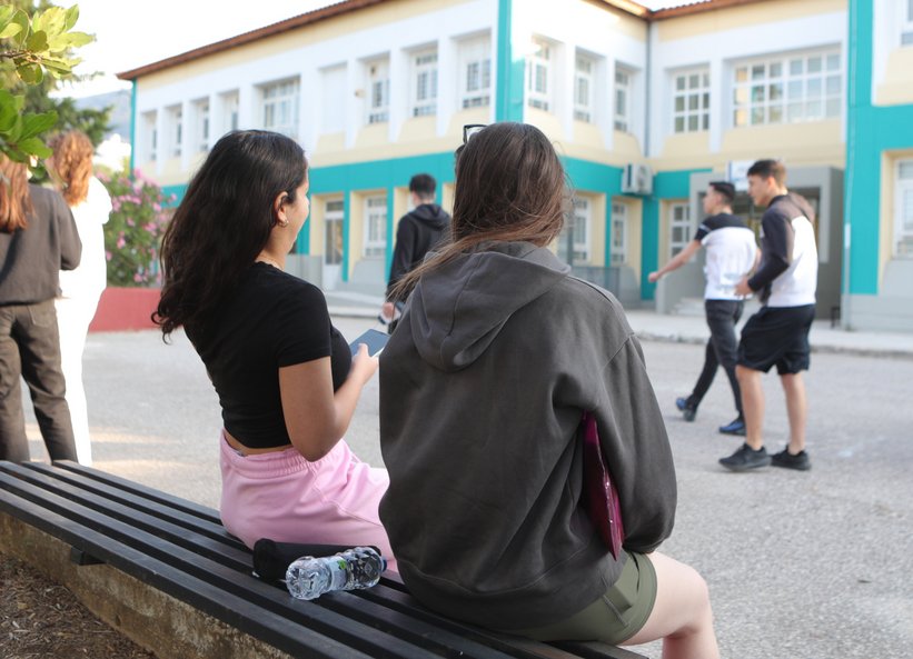 Γιατί οι Έλληνες μαθητές «πατώνουν» στις εξετάσεις PISA -Δύο ειδικοί εξηγούν στο iefimerida την ανησυχητική πτώση των επιδόσεων