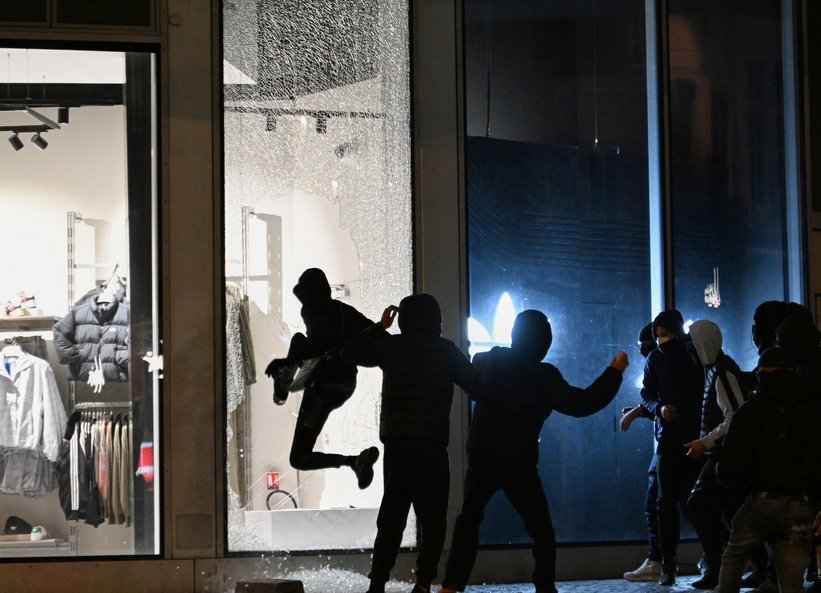 Η Γαλλία μετρά τις πληγές της μετά τις ταραχές: Οι λεηλασίες αφήνουν πίσω έναν λογαριασμό-βόμβα, «ποιος θα πληρώσει»
