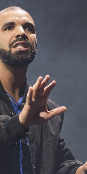 Ο Drake έγινε ο πρώτος καλλιτέχνης που έφθασε τα 50 δισεκατομμύρια streams στο Spotify