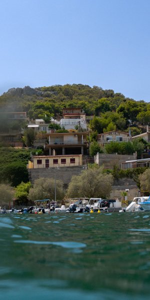 Τα νερά της Σαλαμίνας
