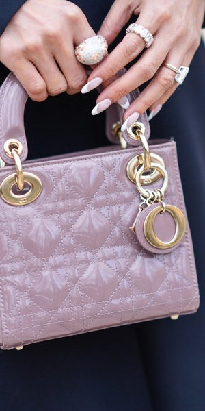 Αυτές είναι οι 8 αποχρώσεις νυχιών που θα κάνουν θραύση το φετινό φθινόπωρο