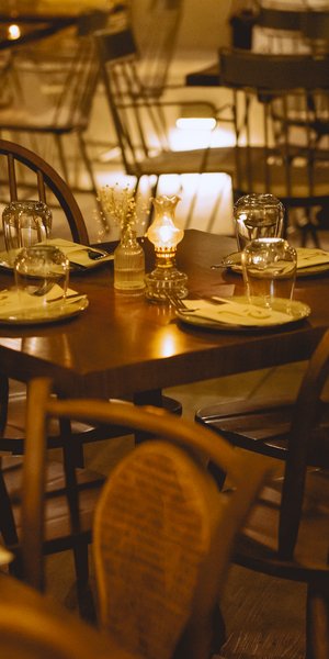 Τραπέζια ξύλινα σάλα εστιατορίου Elea Γαλάτσι