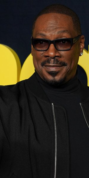 Ο Έντι Μέρφι φτάνει στην πρεμιέρα του «Being Eddie», την Τετάρτη 12 Νοεμβρίου 2025, στο Netflix Tudum Theater στο Λος Άντζελες 